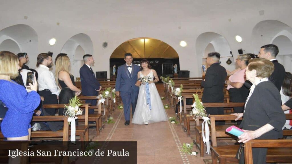 Iglesia San Francisco de Paula - Ituzaingó (Provincia de Buenos Aires)