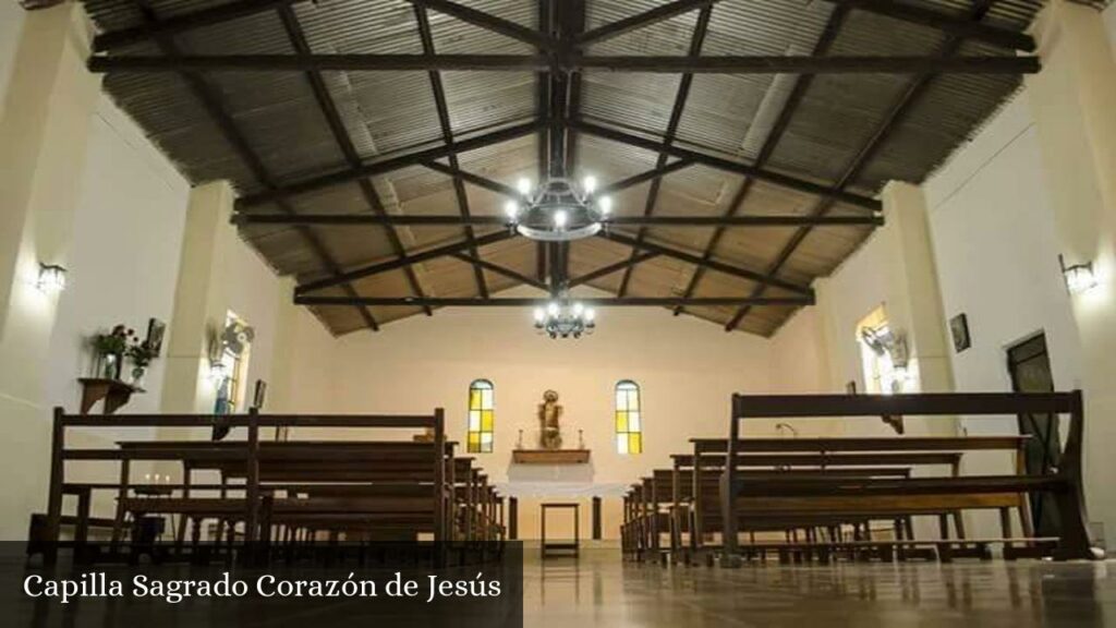 Capilla Sagrado Corazón de Jesús - Leones (Provincia de Córdoba)